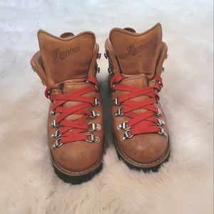 Danner Mountain LT Cacade hiking boots